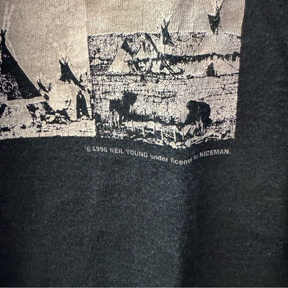 Neil Young and Crazy Horse 1996 Broken Arrow Tour T Shirt - Picture 4 of 4